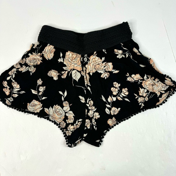 Angie Black Floral Shorts - Picture 5 of 8
